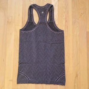 Lululemon Run: Swiftly Tech Racerback - Heathered Black Cherry - Size 4